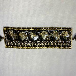 Stoned Royal Clutch Bracelet